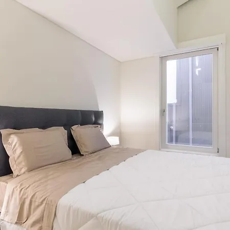 Guestready - Stylish Duplex With Private Balcony In Downtown Apartamento Oporto