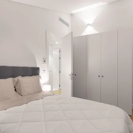 Guestready - Stylish Duplex With Private Balcony In Downtown * Oporto