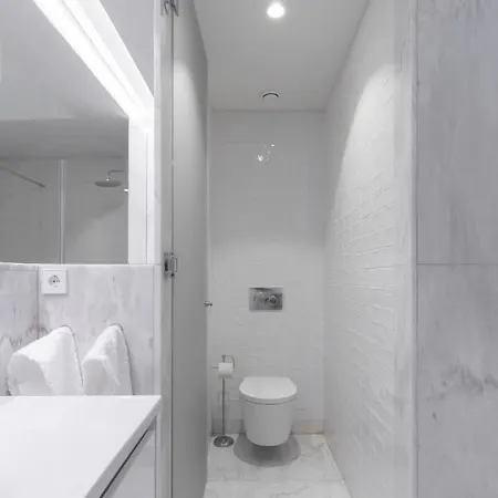 Guestready - Stylish Duplex With Private Balcony In Downtown Apartamento Oporto