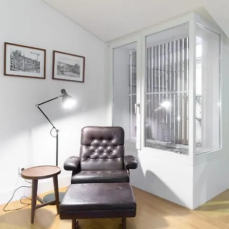 Guestready - Stylish Duplex With Private Balcony In Downtown Oporto
