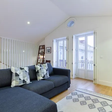 Guestready - Stylish Duplex With Private Balcony In Downtown Oporto