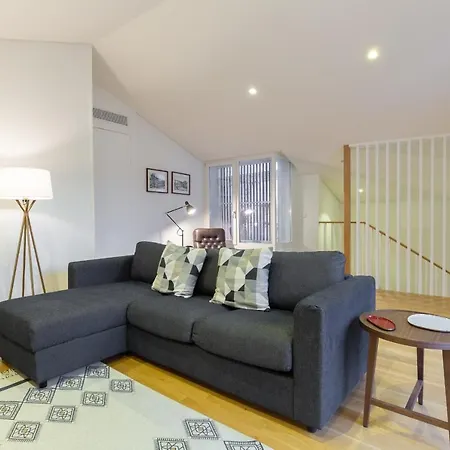 Guestready - Stylish Duplex With Private Balcony In Downtown Apartamento Oporto