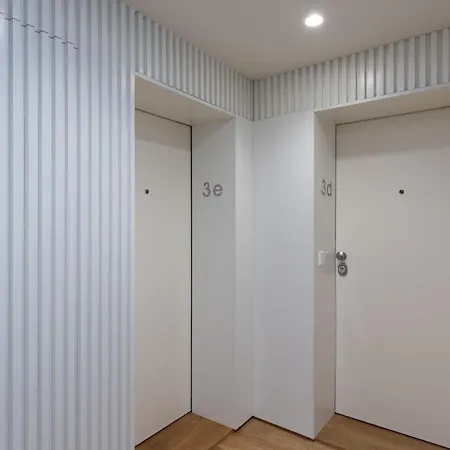 Guestready - Stylish Duplex With Private Balcony In Downtown Oporto