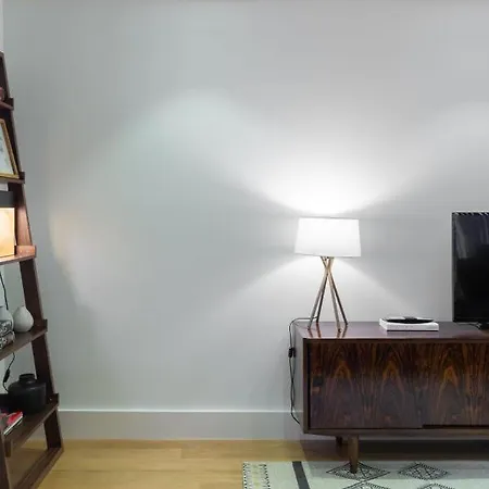 Guestready - Stylish Duplex With Private Balcony In Downtown